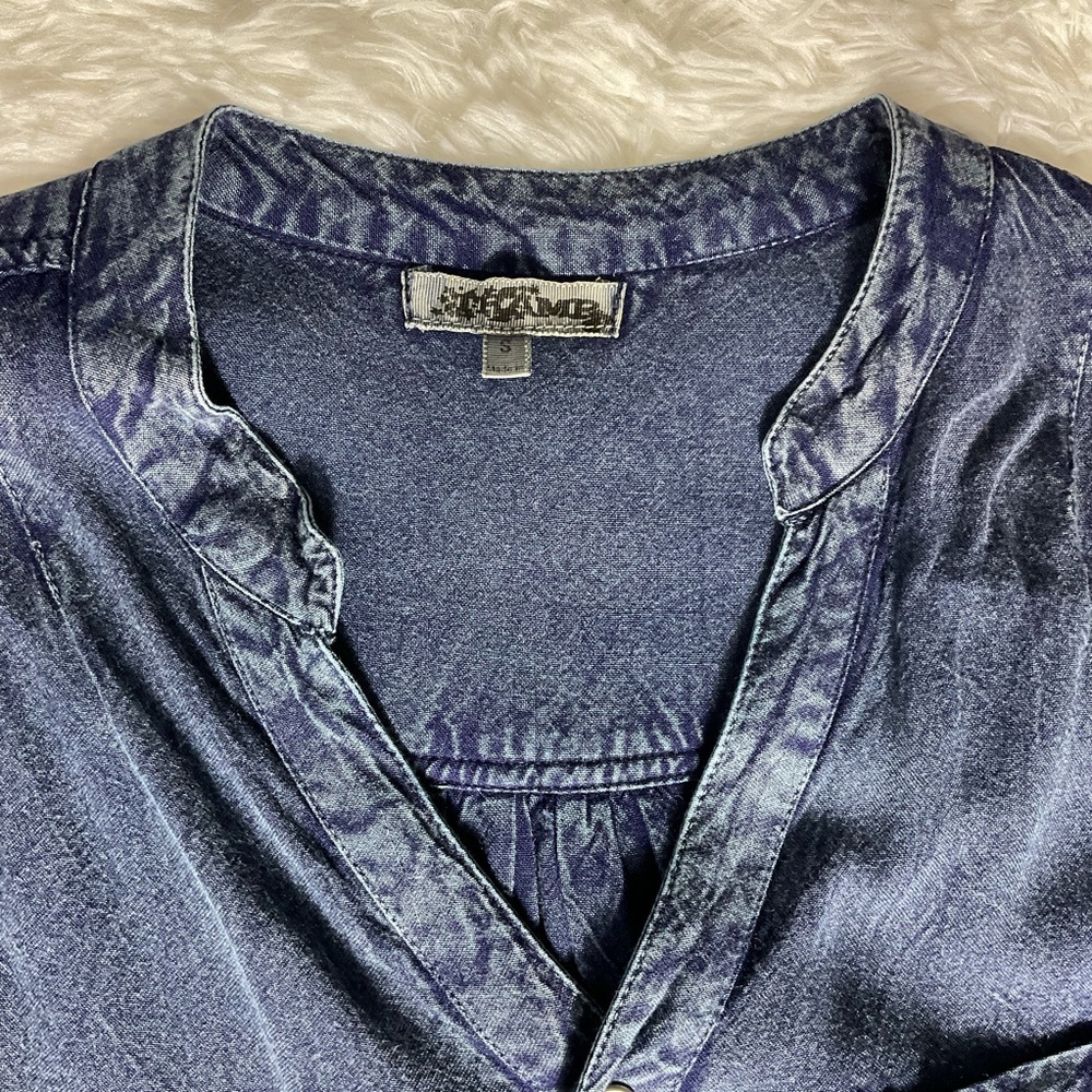 Chambray Jean Denim Dark Wash V-Neck Shirt Size Small